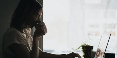 Kaltstart im Anywhere Office: Zwei Kolleginnen meistern ihre Rückkehr